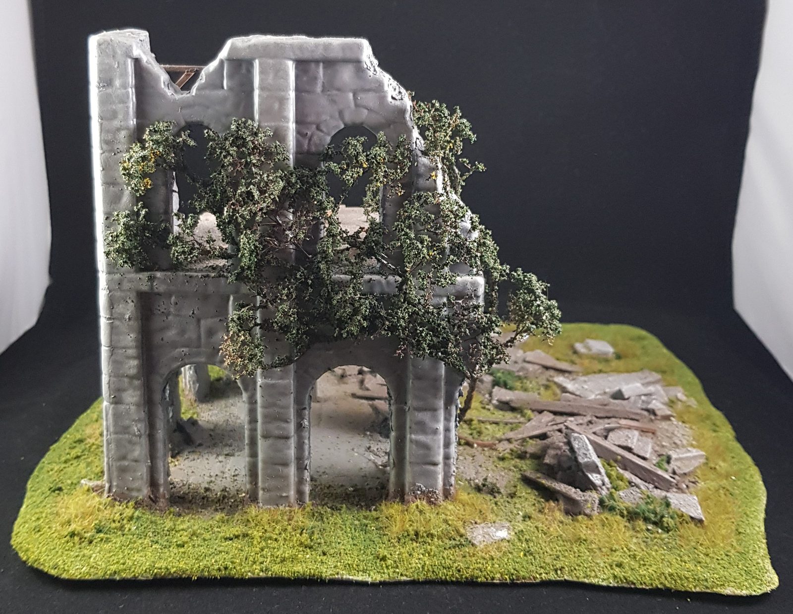 F237 Ruined Raven Hall, painted